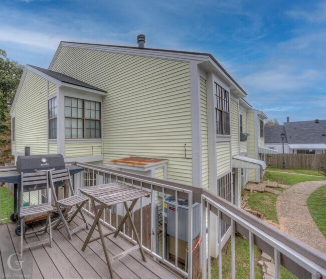 Foto del edificio - 305 Settlers Park Dr