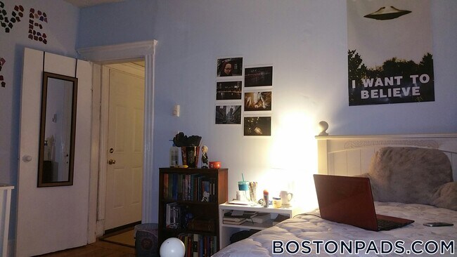 Building Photo - 55 Park Dr