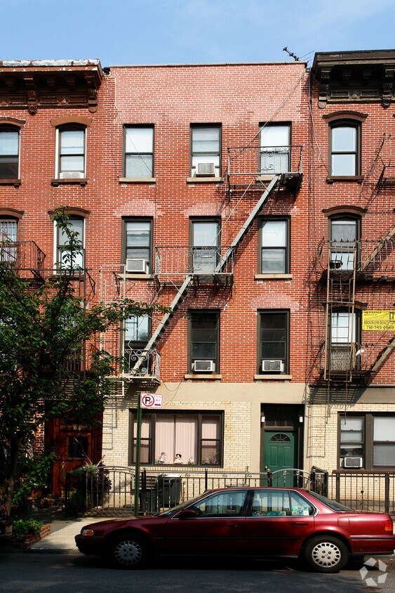Building Photo - 588 6th Ave