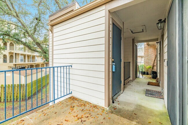 Foto del edificio - 7128 N Holiday Dr