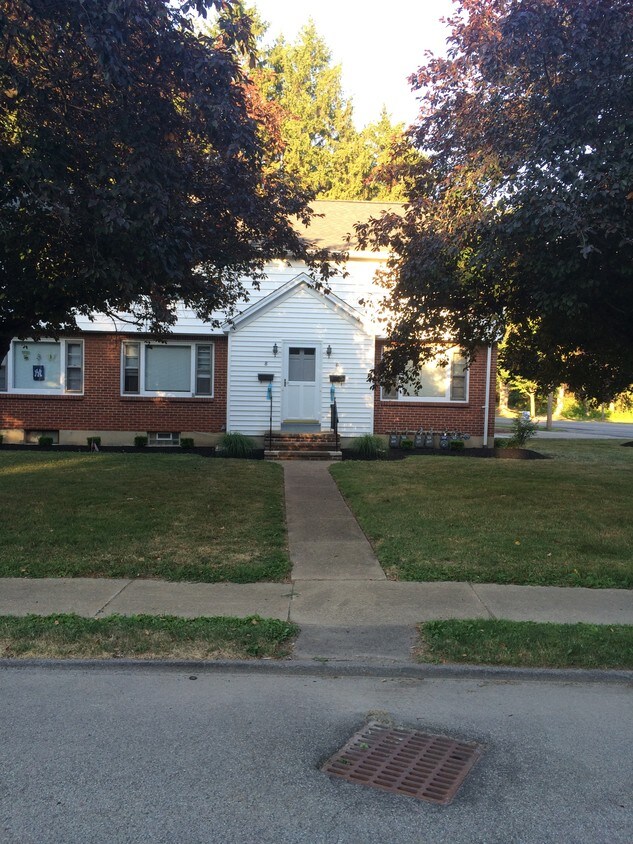 Primary Photo - 6 N Davis St