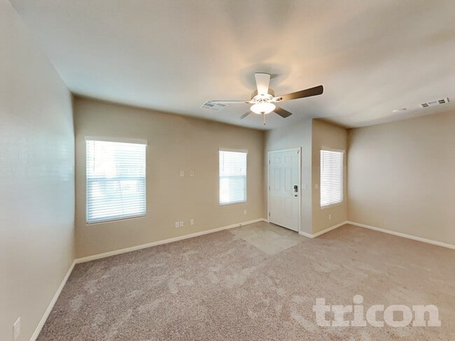 Foto del edificio - 7237 Halo Falls St