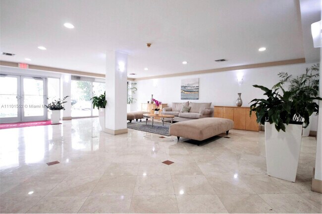 Foto del edificio - 1455 N Treasure Dr
