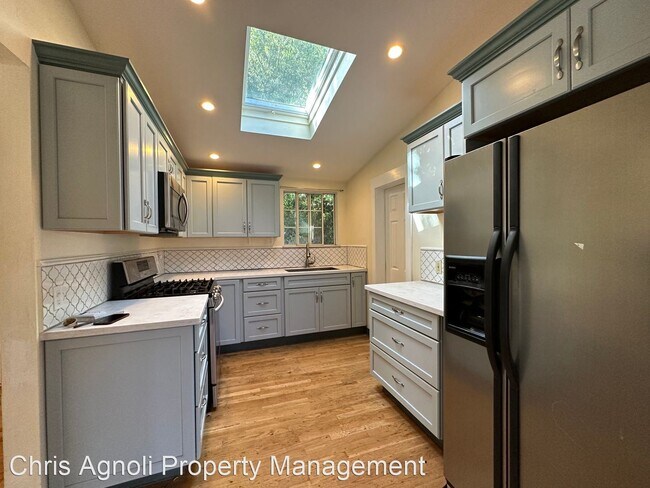 Building Photo - 3 br, 2 bath House - 1307 N Salsipuedes St