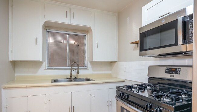 Foto del edificio - 516 N Roosevelt Ave