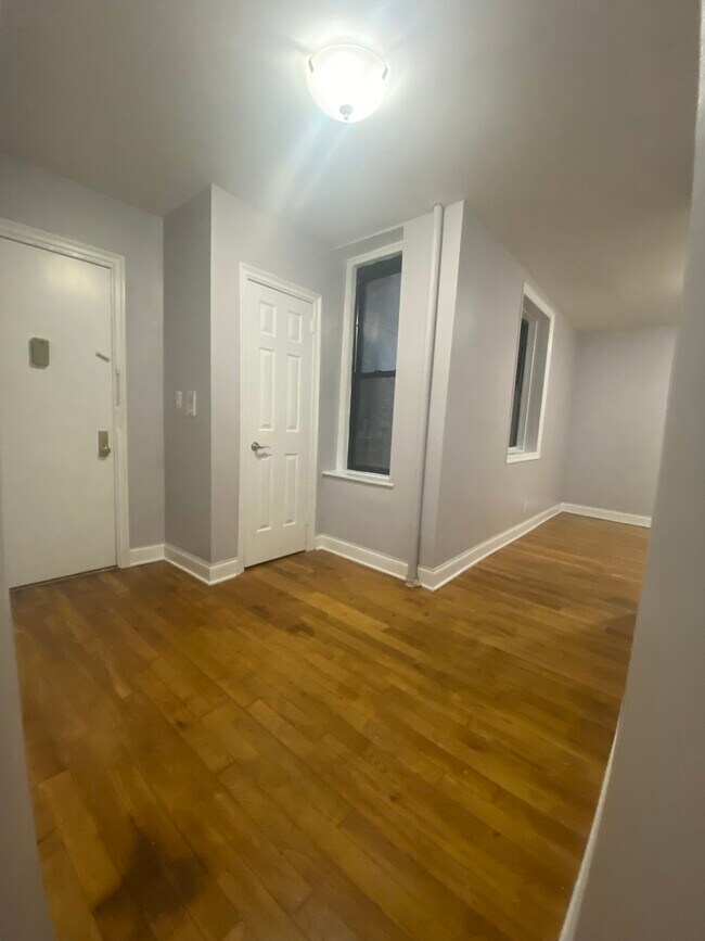 Foto del edificio - 27 E 124th St