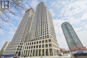 Building Photo - 36 Elm Dr W