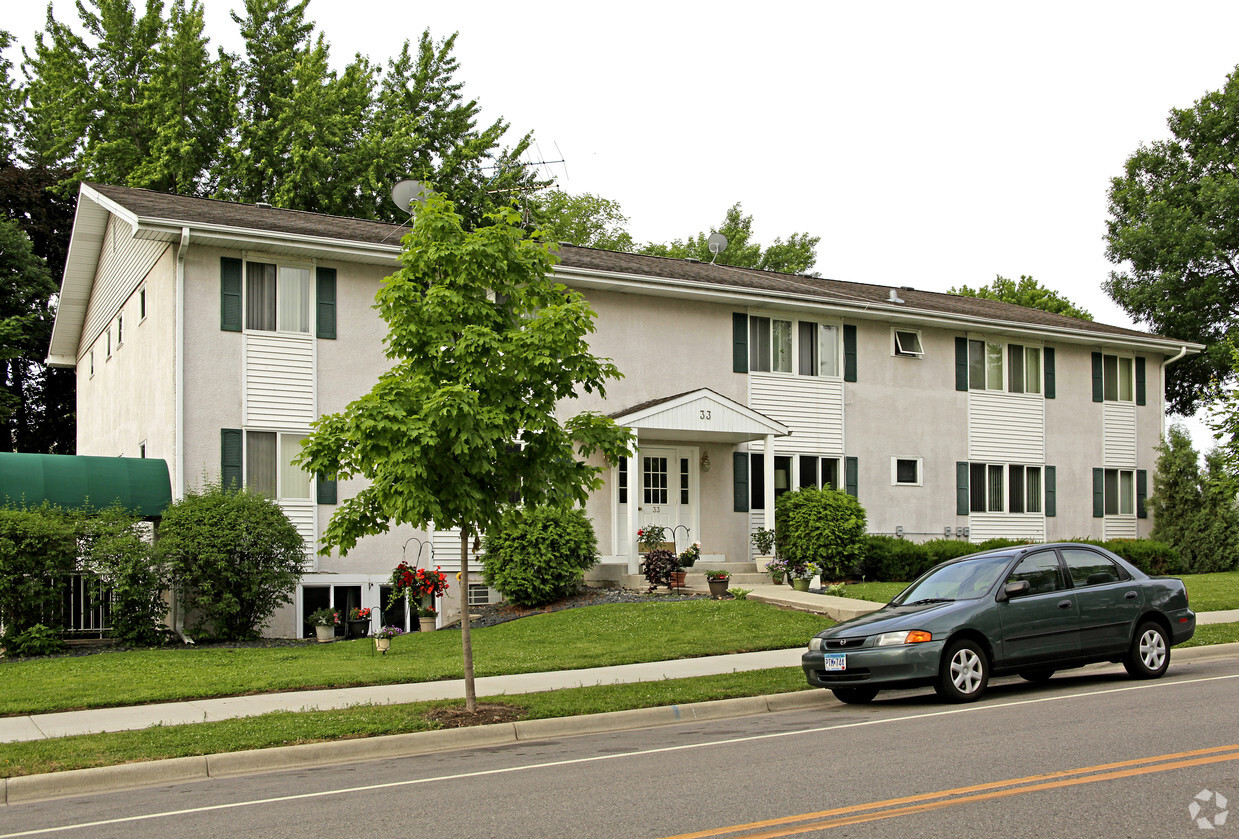 Primary Photo - Galway On The Lake Apartments