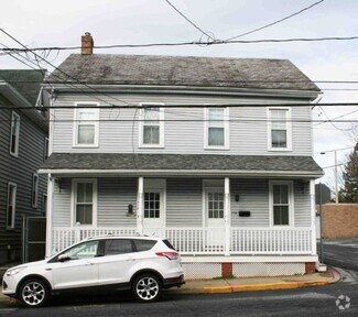 Building Photo - 116 S Cedar St
