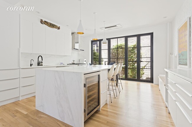 Building Photo - 209 W 22nd St