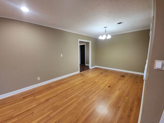 Foto del edificio - 457 Wallace Rd