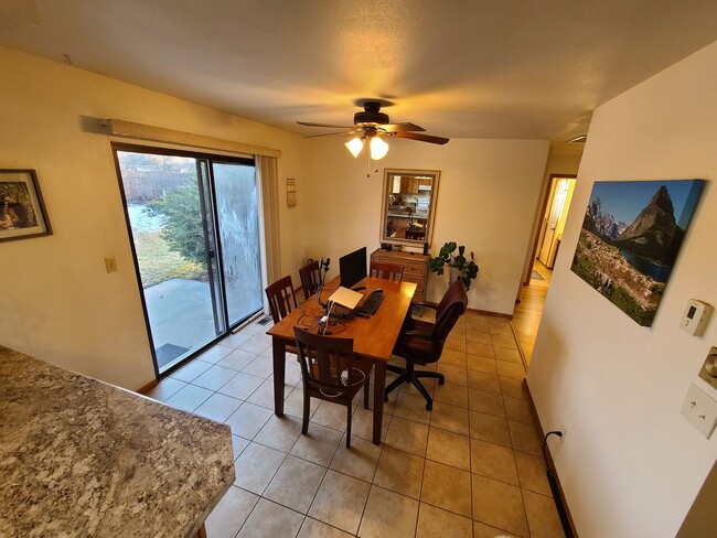 Foto del edificio - Garland (2705 &amp; 2707)