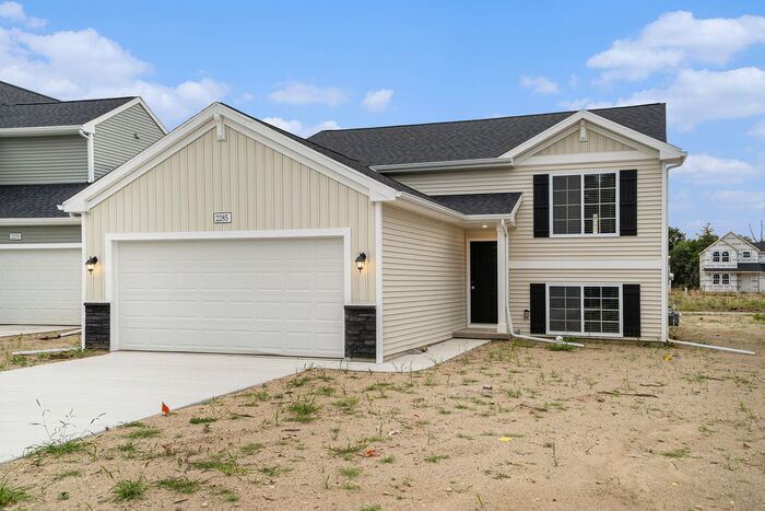 Primary Photo - 2221 Macatawa Ln
