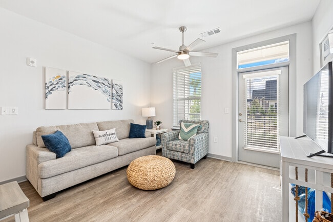 2HAB, 2BA - 1,239 ft² - Madison at Owl's Head