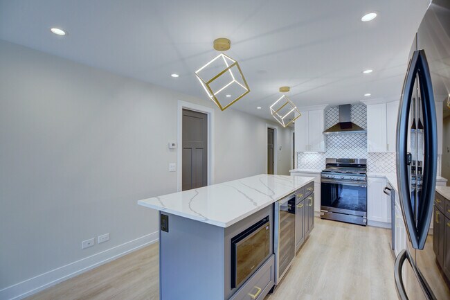 Foto del edificio - 3248 W Warner Ave