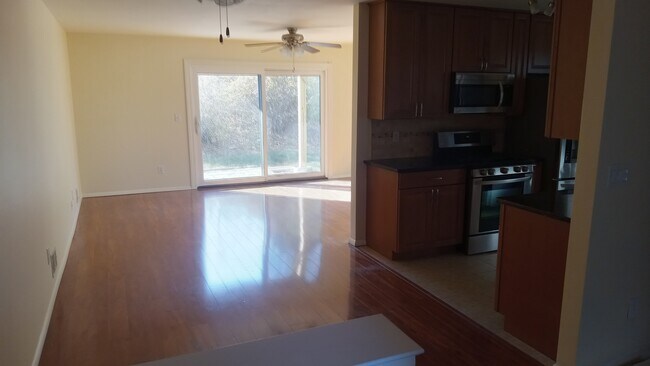 Foto del edificio - 1311 Spruce Hills Dr