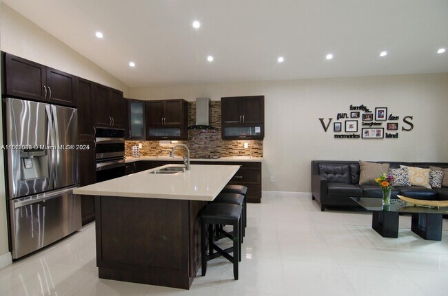 Foto del edificio - 8750 NW 142nd St