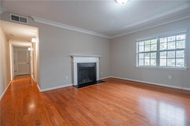 Building Photo - 295 Winding River Dr