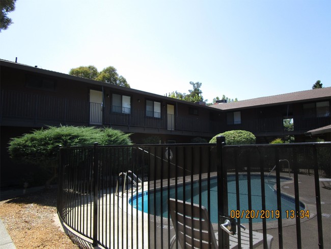 Foto del edificio - 3401 Hidden Oak Ct