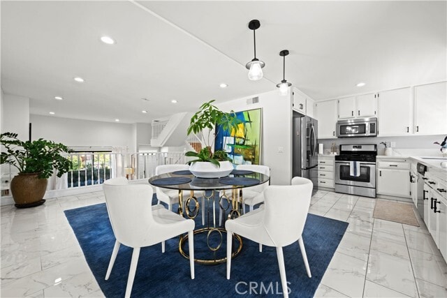 Foto del edificio - 2450 E Del Mar Blvd