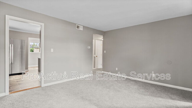 Building Photo - 1451 W Ocean View Ave