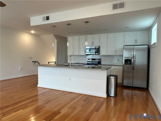 Building Photo - 1207 Bainbridge St