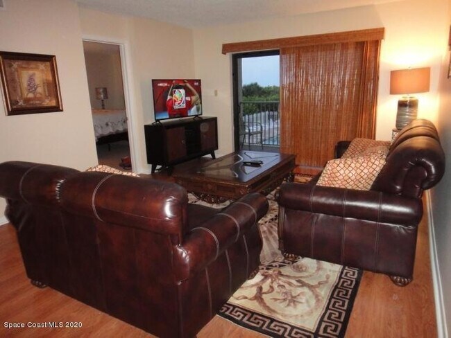 Foto del edificio - 7520 Ridgewood Ave