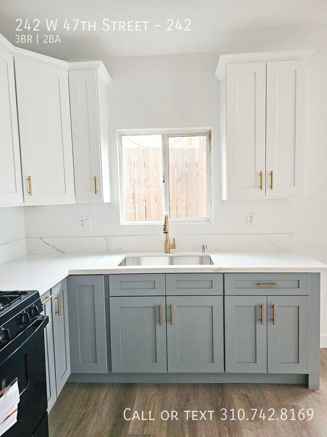 Foto del edificio - 242 W 47th St