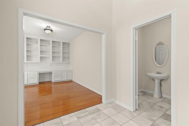 Foto del edificio - 3718 Stocksbridge Dr