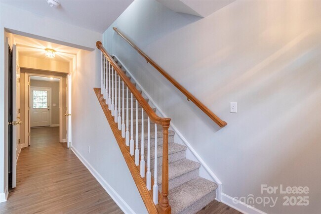 Foto del edificio - 9618 Blossom Hill Dr