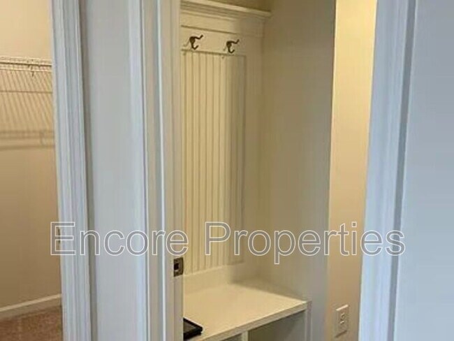 Foto del edificio - 1121 Diamond Dove Ln
