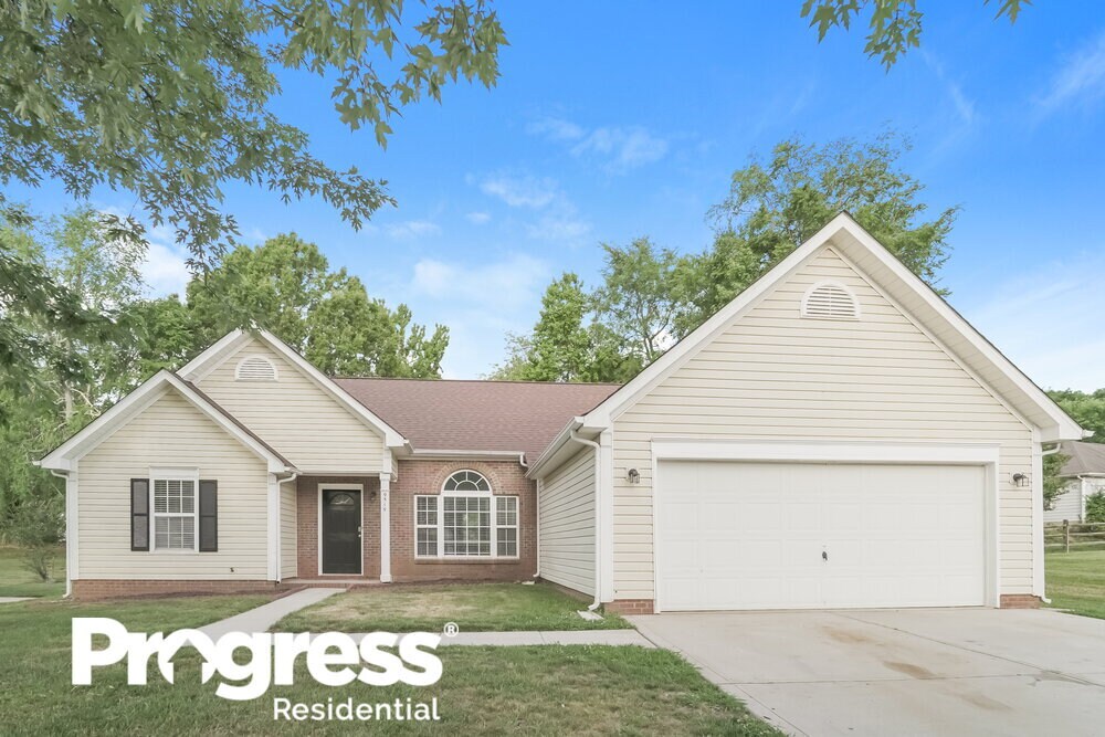 9519 Misty Arbor Way, Charlotte, NC 28269 House for Rent in Charlotte