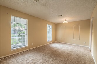 Building Photo - 523 International Village Dr