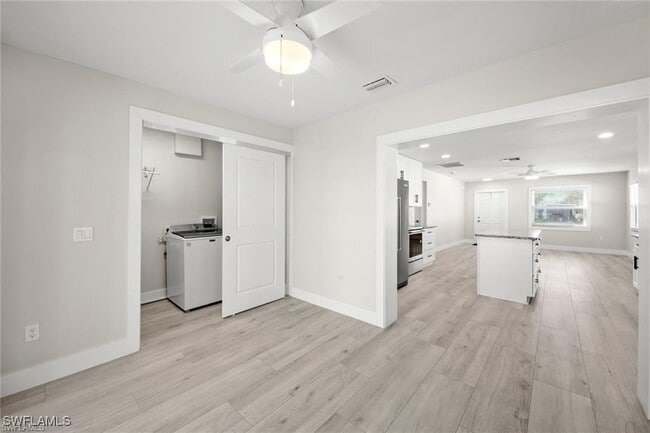 Building Photo - 527 97th Ave N