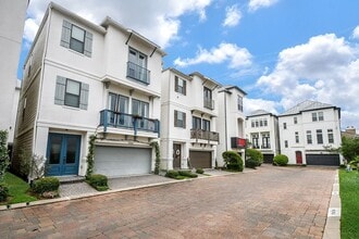 Building Photo - 2222 Hilshire Lake Dr