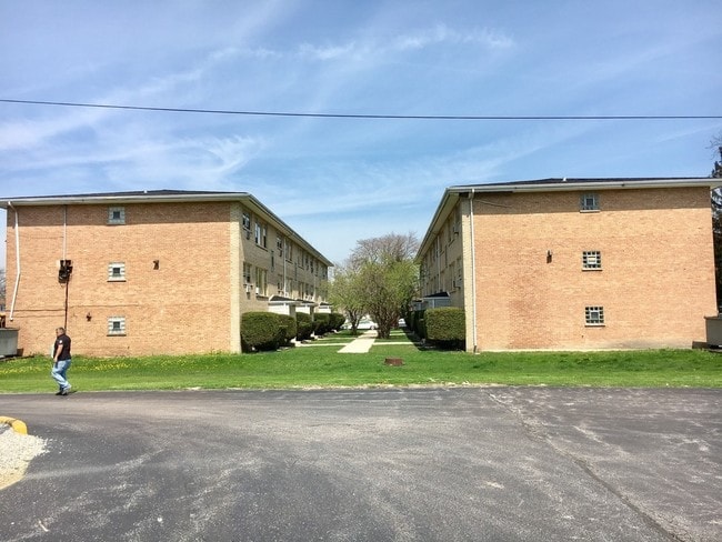 Building Photo - Maplewood Apartments