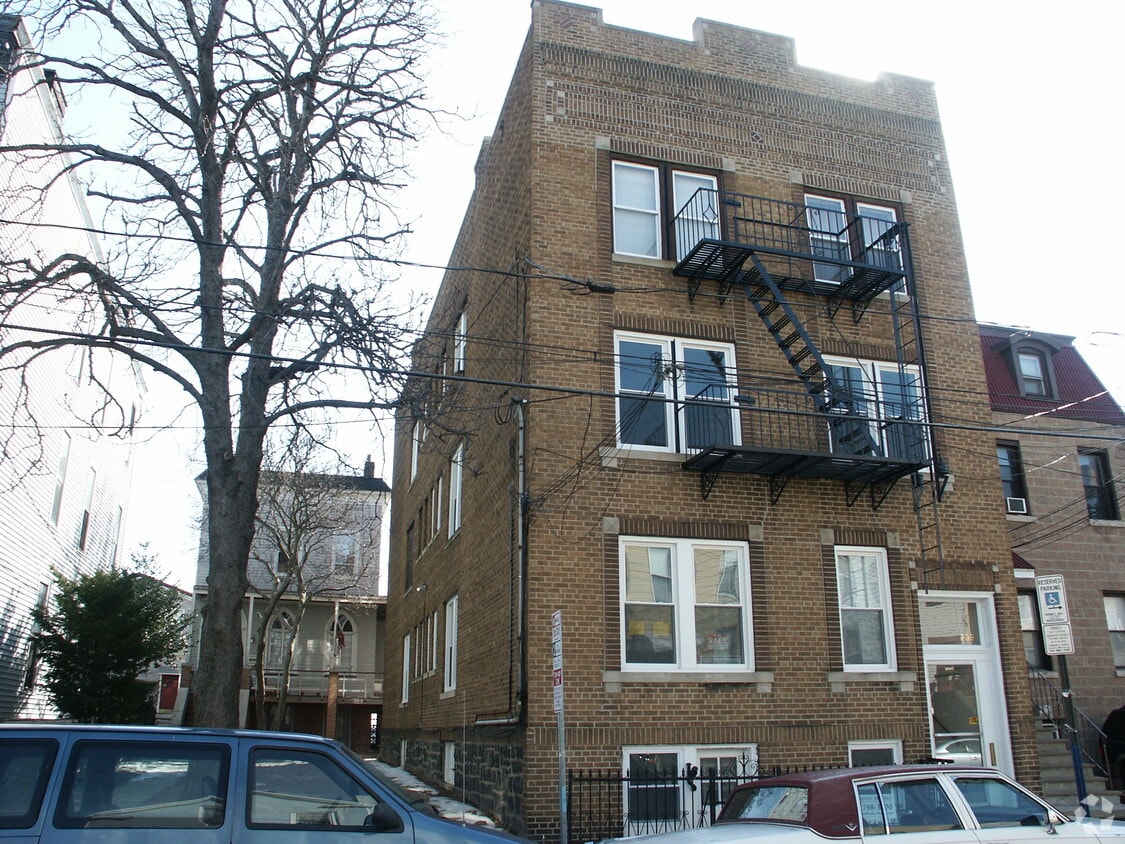Building Photo - 238-240 238 Ogden Ave
