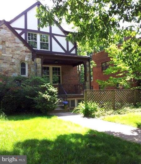 Foto principal - 2925 Bellevue Terrace NW