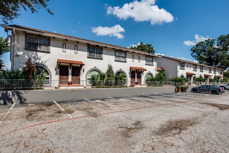 Foto del edificio - 4214 Rawlins St