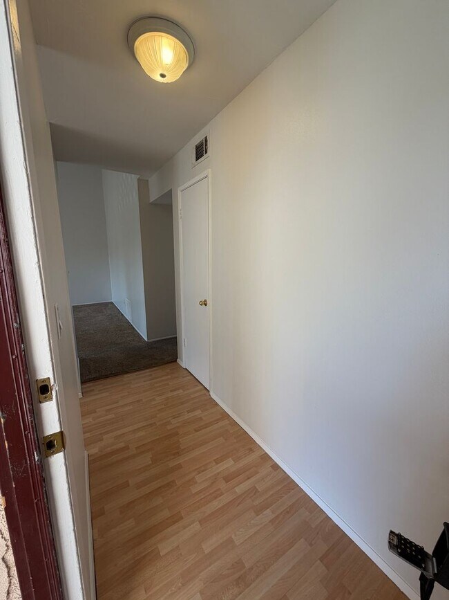 Foto del edificio - LA VETA MONTEREY COMPLEX ORANGE - 2 BEDROOM 2 BATH  $2,575