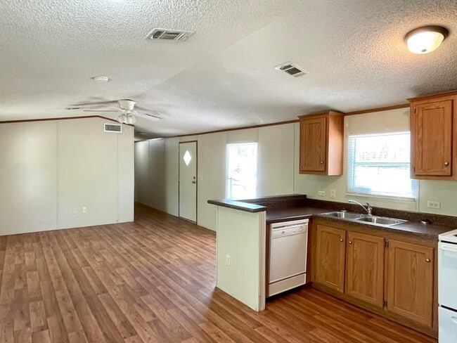 Building Photo - 158 Scissortail Ln