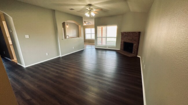 Building Photo - 1013 Chesterfield Dr