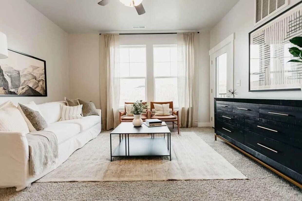Foto principal - 1838 W Eaglewood Dr