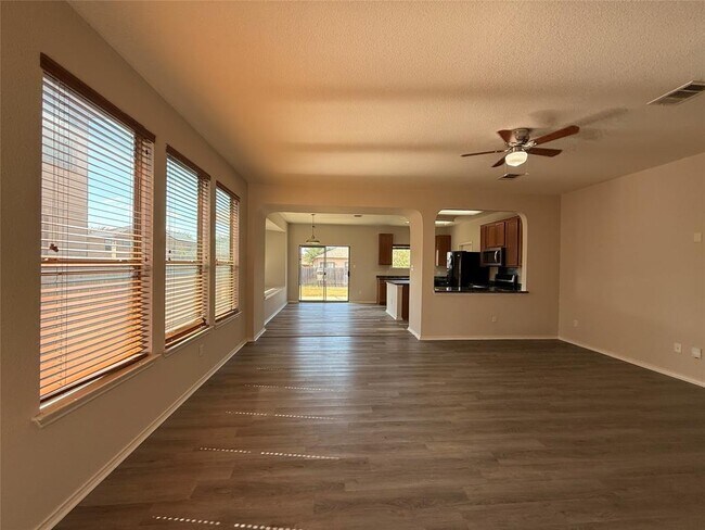 Foto del edificio - 1722 E Mesa Park Dr