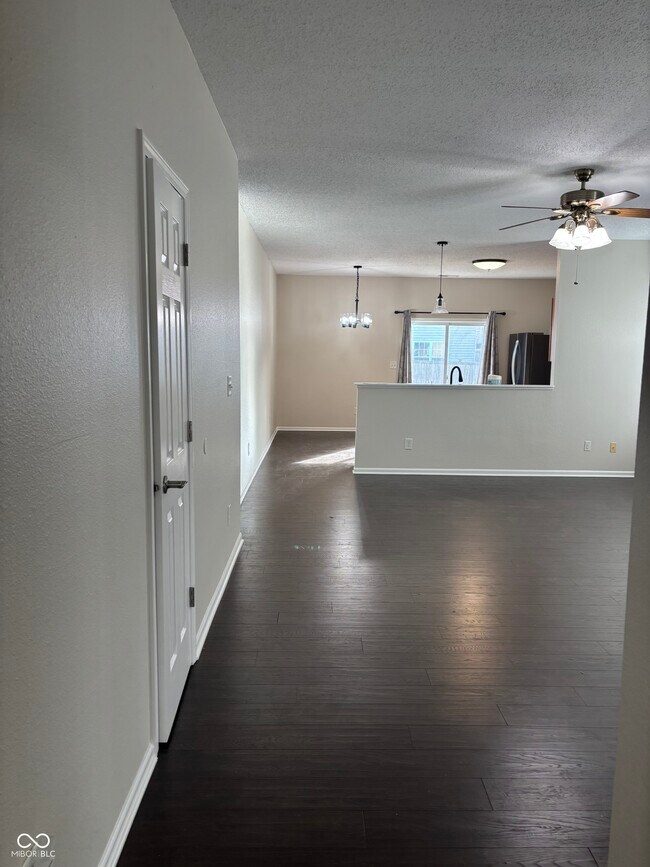 Foto del edificio - 15550 Outside Trail