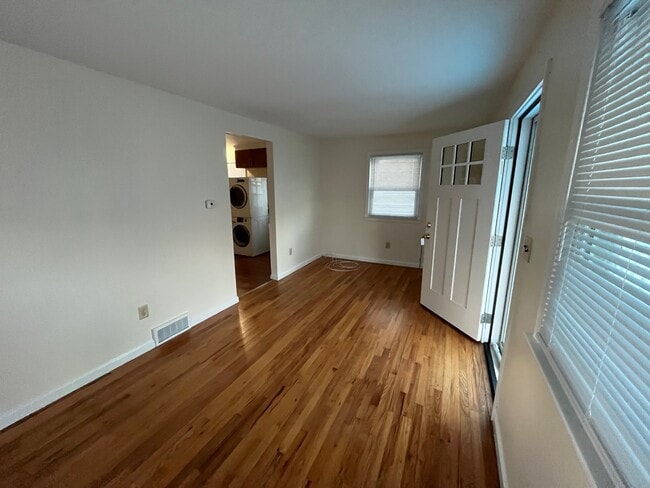 Living Rm - 14 Nashawena Ave