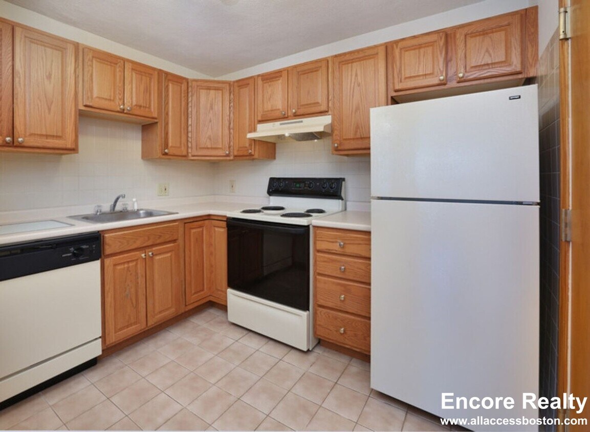 Building Photo - 270 Grove St