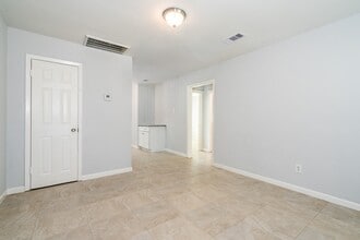 Building Photo - 3114 Wentworth St