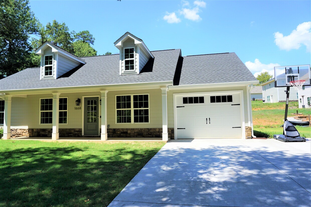 1668 Meadowlark Ln Gainesville, GA 30501 Alquileres en Gainesville