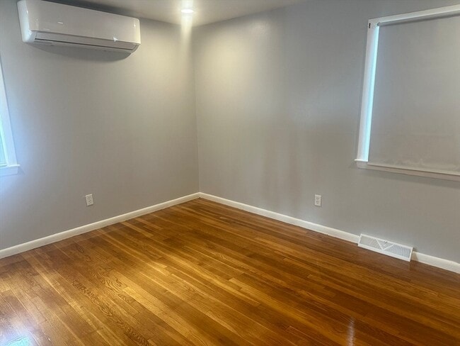 Foto del edificio - 91 E Hadley Rd